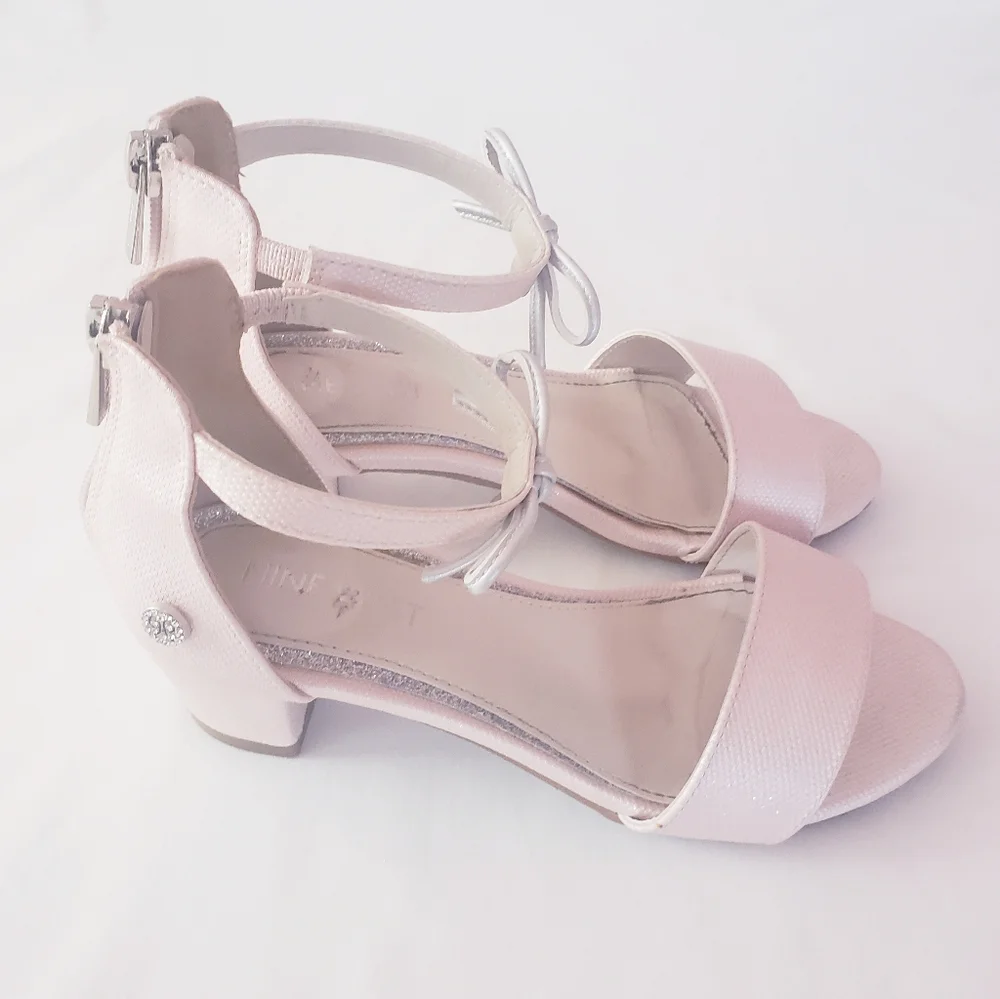 Nine west girls light pink dress sandal